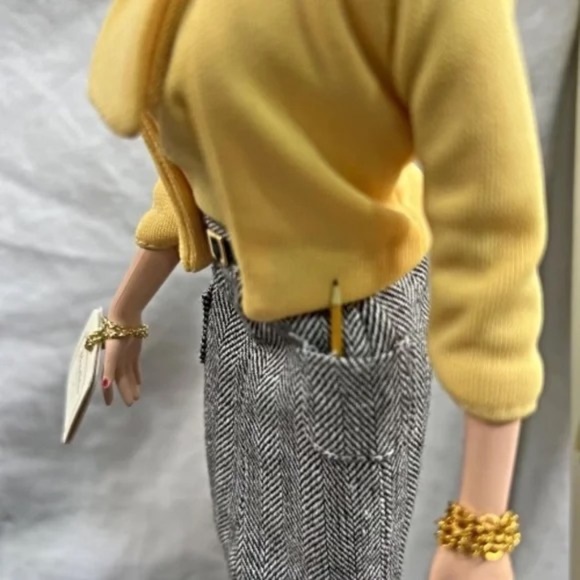 2007 Barbie Doll Silkstone The Secretary fashion model GOLD label - Picture 6 of 6